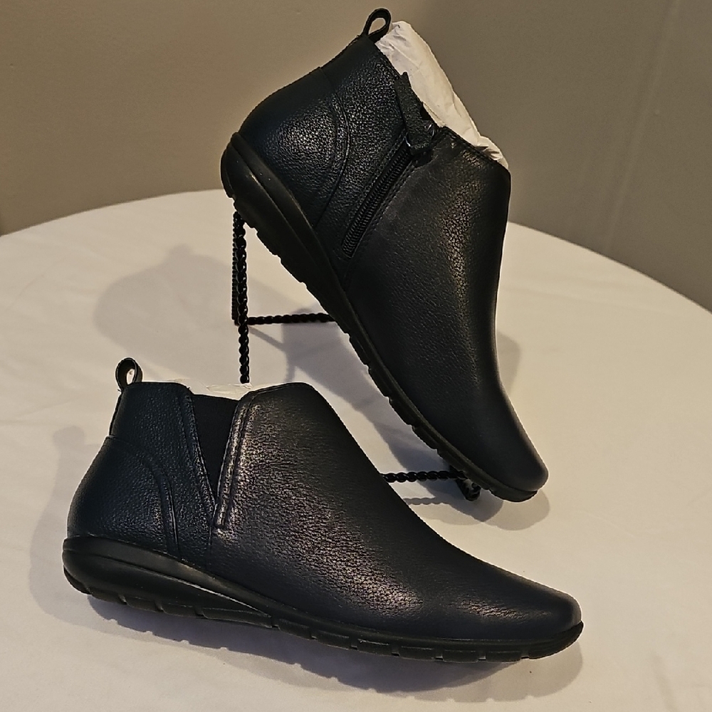Easy Spirit Black Ankle Booties